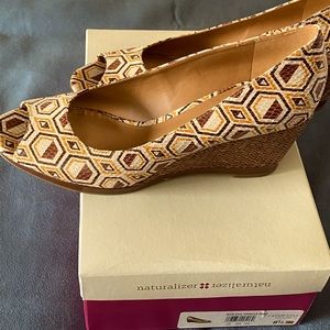 Naturalizer Peep Toe Shoe